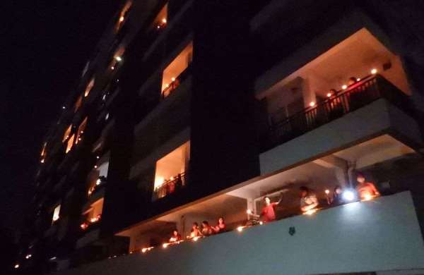 घर-घर जलाए दीपक, दीवाली सा नजारा