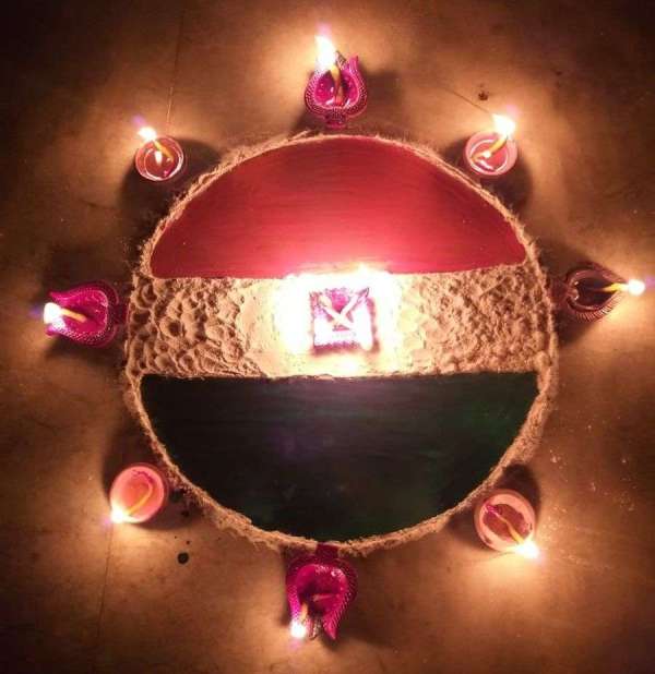 घर-घर जलाए दीपक, दीवाली सा नजारा