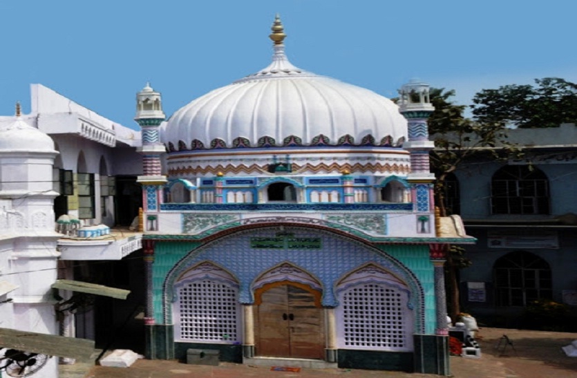 पुलिस ने मस्जिद से 18 विदेशी मुसलमानों को पकड़ कर क्वारेंटाइन कराया
