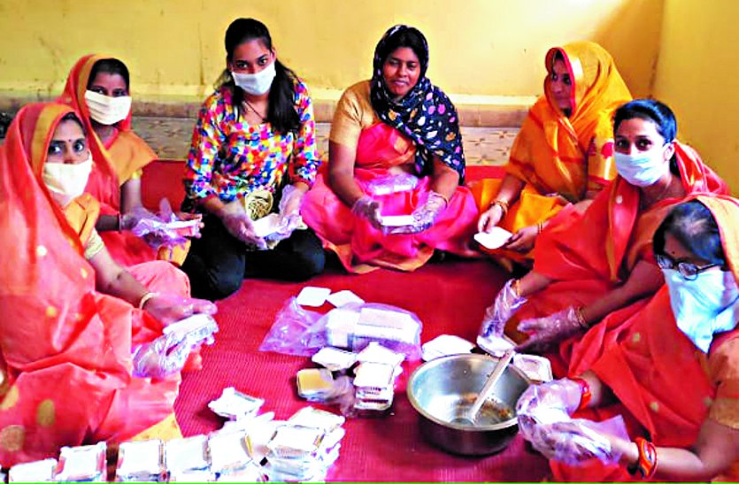 Women of Jain society celebrated Jayanti in Mahavir Jayanti by arranging food to the needy…