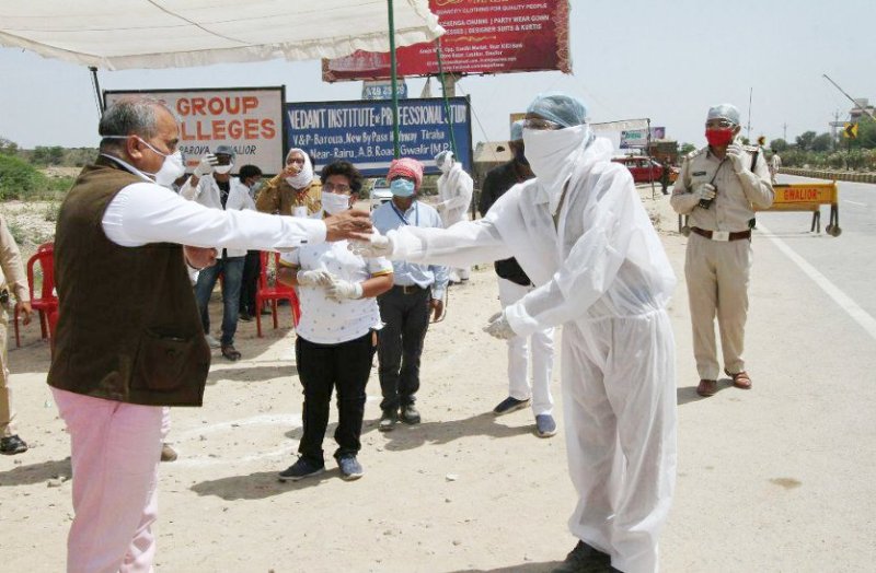 adg rajababu inspection at gwalior city entrance checking point