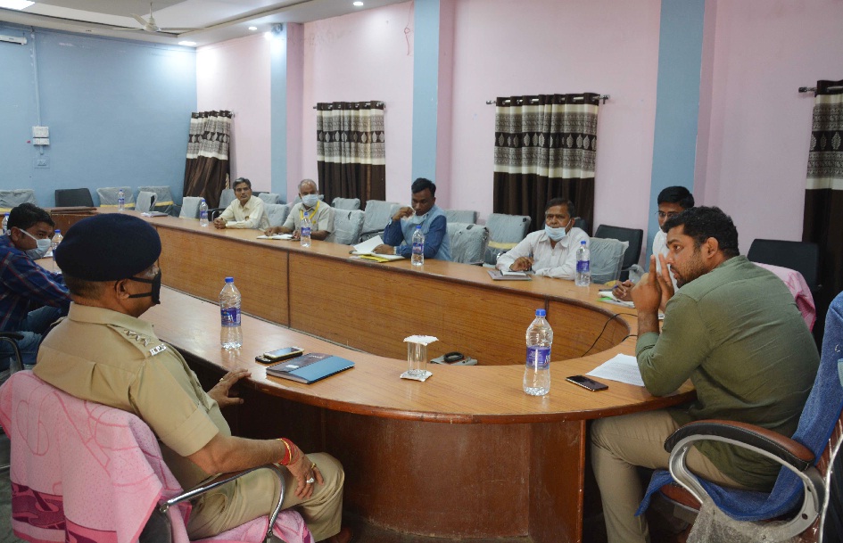 नैनवां में राज्यमंत्री चांदना ने ली समीक्षा बैठक, अधिकारियों को दिए निर्देश