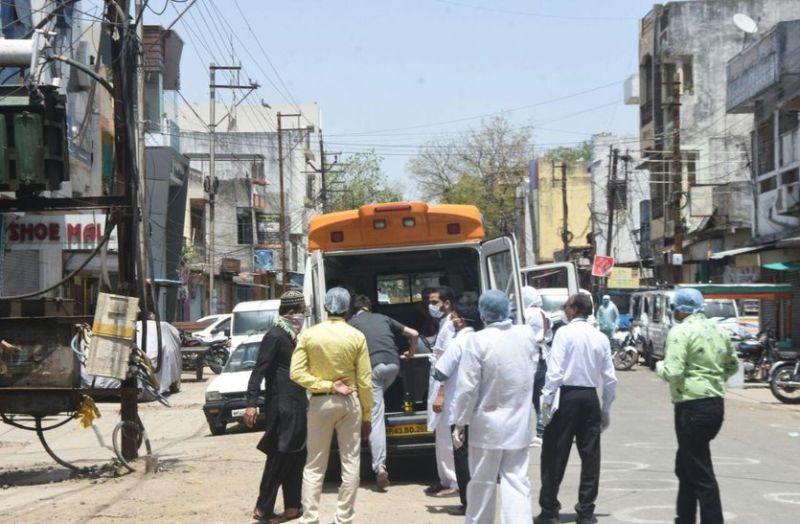 VIDEO रतलाम में एक ही परिवार के 9 सदस्यों को किया क्वारेंटाइन