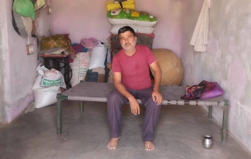 अपनों के पास आए, करीब नहीं ....