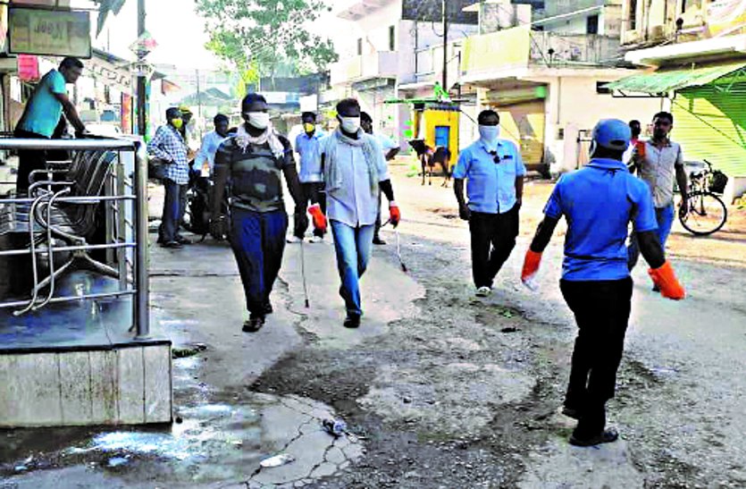  Special attention is paid to cleanliness in the city including spraying of pesticide spray