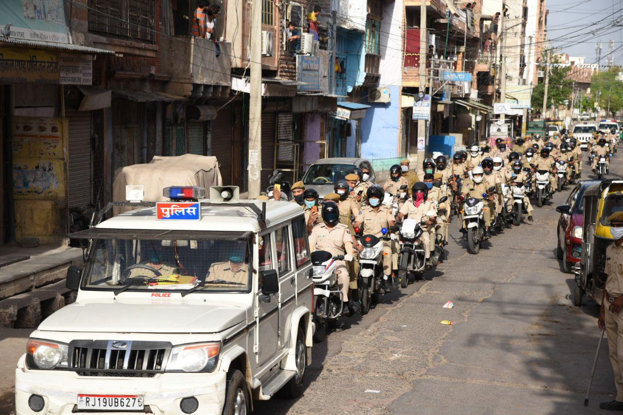jodhpur police route march during coronavirus lockdown and curfew