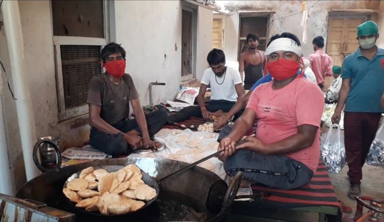 राजस्थान के इस शहर में जरुरतमंदों के लिए जनता की रसोई