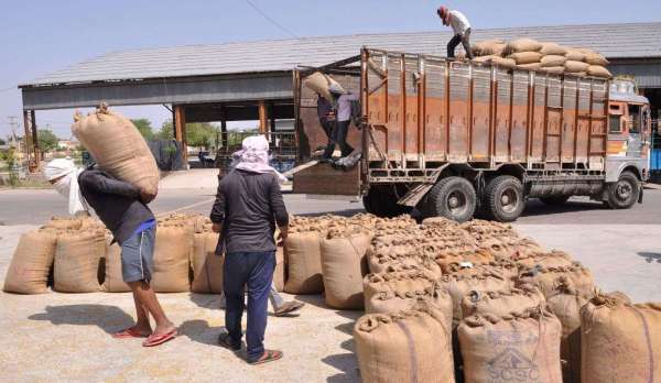 श्रीगंगानगर.लॉक डाउन में पसरा रहा सन्नाटा, पासधारी व जरुरी कार्यों को जाने वाले ही दिखे बाहर........देखें खास तस्वीरें