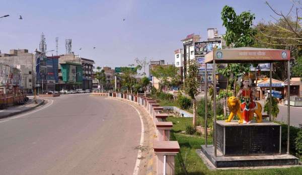 श्रीगंगानगर.लॉक डाउन में पसरा रहा सन्नाटा, पासधारी व जरुरी कार्यों को जाने वाले ही दिखे बाहर........देखें खास तस्वीरें