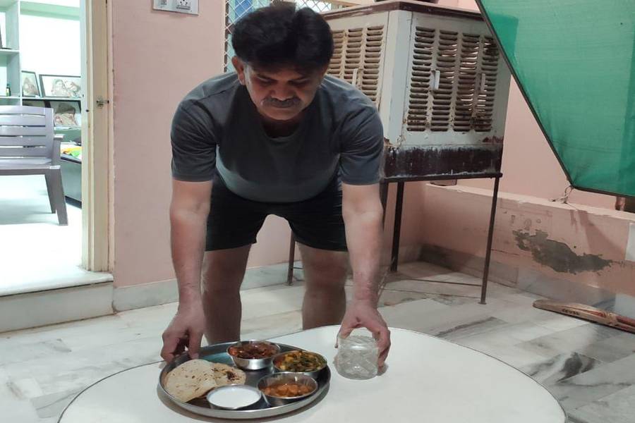 corona ke karamvir : male nurse is supervising corona wing in jodhpur