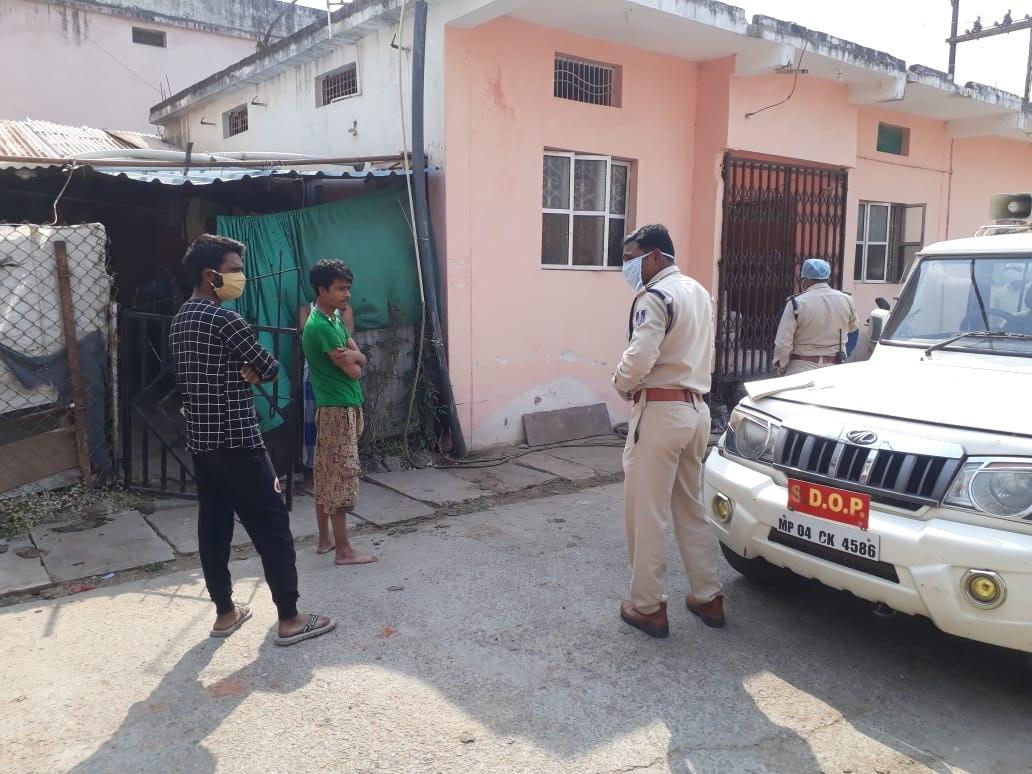 कोरोना वायरस: यूपी-बिहार के चार संदिग्ध युवक मिले, पुलिस बुलाने पर अस्पताल चलने हुए राजी