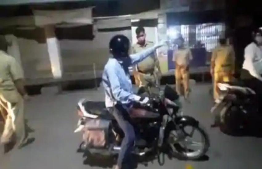 rampur_dm_night_patrolling_and_police_1586625967.jpg