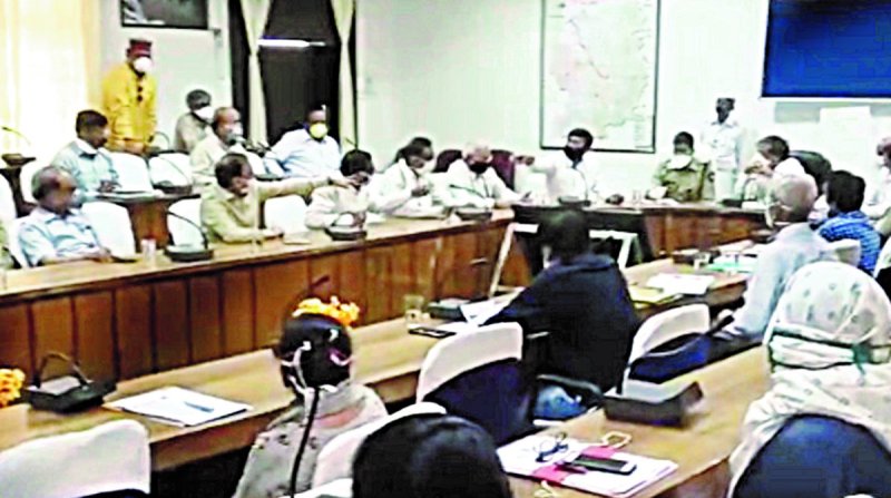 Political drama: When the BJP district president reached the meeting u