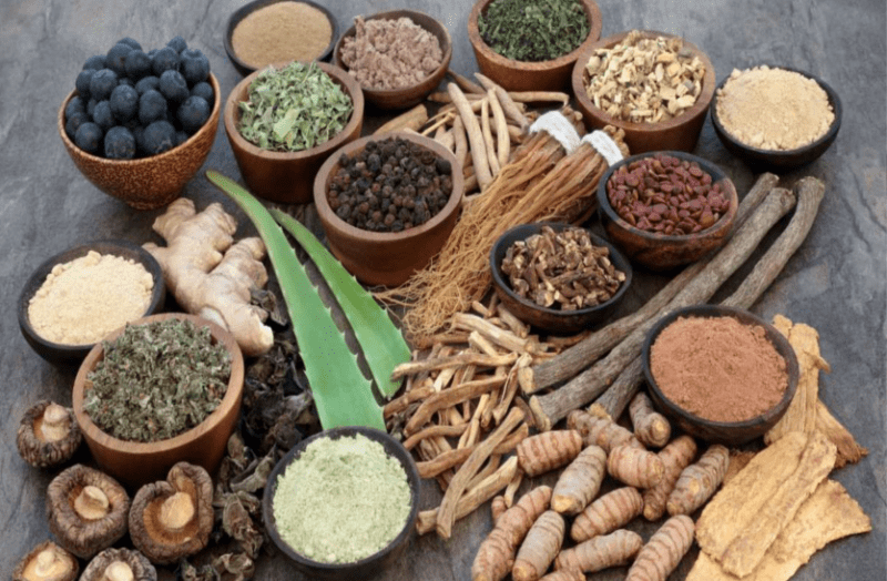 Coronavirus: इन आयुर्वेदिक तरीकों से कोरोना से लड़ सकते हैं