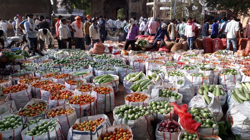 Vegetable businessman of UP Bihar sell in Chhattisgarh market