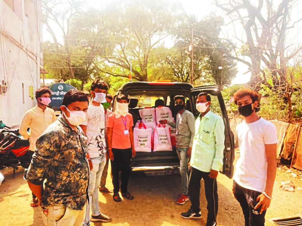 लॉकडाउन बढऩे के साथ सेवा समितियों ने भी बढ़ाया सेवा कार्य, बांटी 251 राशन किट