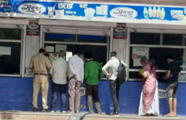 लोग मानते ही नही बार-बार तोड़ रहे सोशियल डिस्टेंट