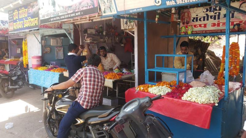 Loss of flower vendors in lock down