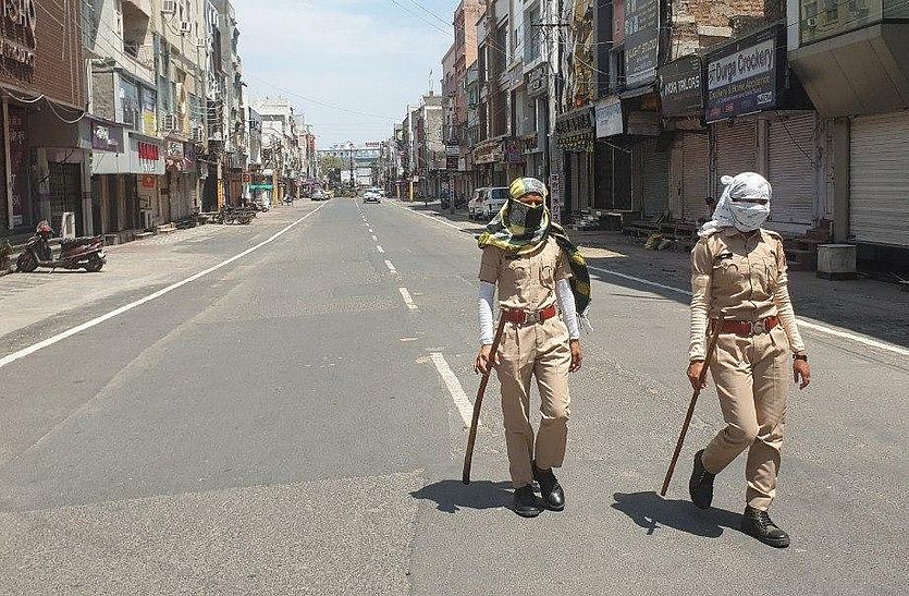 Police personnel on duty amidst heat stroke in bhilwara