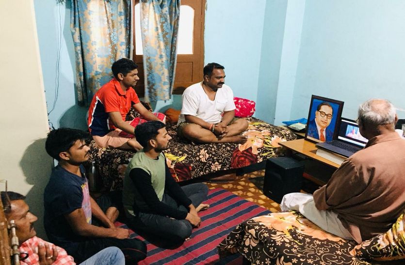 VIDEO रतलाम में आरएसएस के स्वयं सेवकों ने घर में रहकर किया यह कार्य