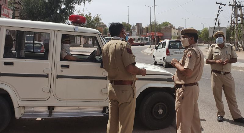 नाकों पर 24 घंटे तैनात होगी पुलिस, बिना जांच प्रवेश प्रतिबंधित