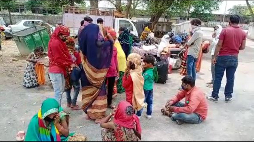 Two dozen people reached Rewa from Bhopal with women and children