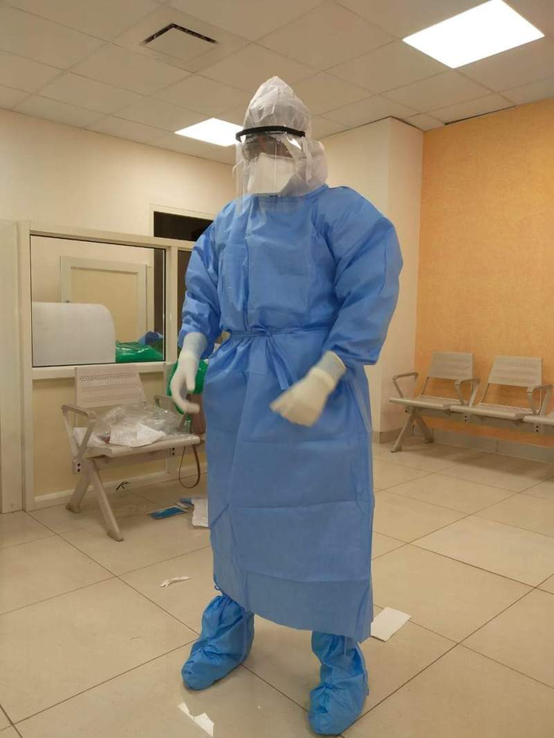 कुचामनसिटी. नर्सिंग अधिकारी जगदीश रणवां जो कोरोना आईसीयू में जाने से पूर्व इस तरह से पूरी शरीर को तीन परतों में ढकते है।