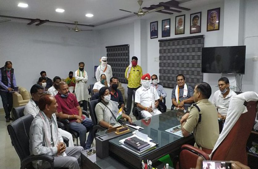 हेलमेट की अनिवार्यता में छूट व सब्जी व्यापारियों को रियायत देने की मांग