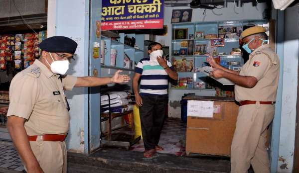 श्रीगंगानगर....लॉकडाउन, निरीक्षण के दौरान मास्क लगाने व घरों में रहने की दी हिदायत........देखें खास तस्वीरें