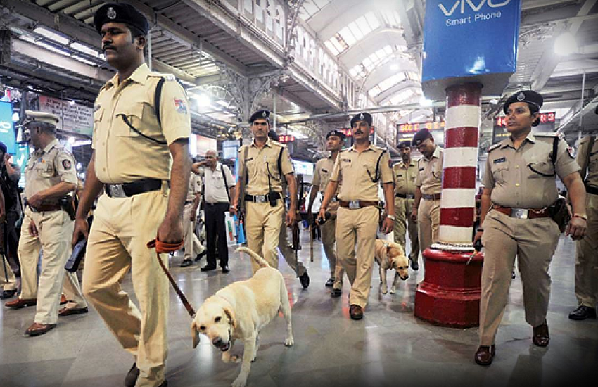 COVID-19: रेलवे की सुरक्षा पर कोरोना का अटैक, RPF के 9 जवान पॉजिटिव मिले