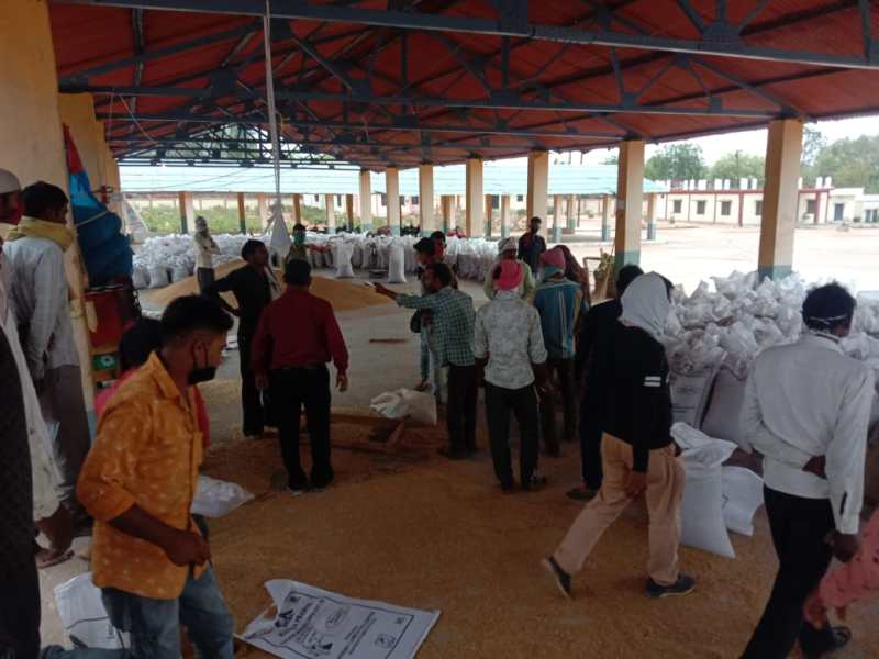 In the Jatara Agricultural Produce Market, the manager is asking for money from farmers