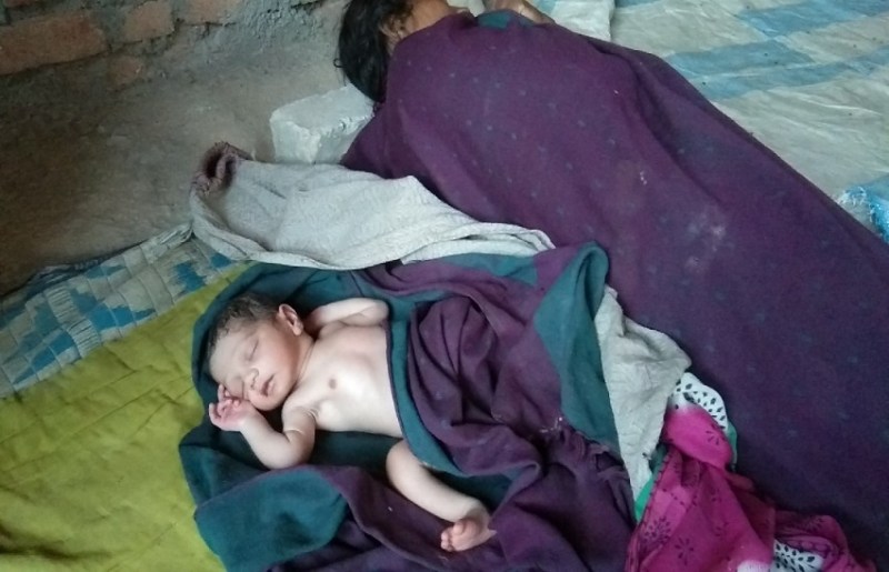 टापरी में गूंजी किलकारी, टूटा कॉलोनी का सन्नाटा