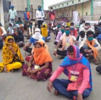 Hammals strike at FCI warehouse, accused of paying wages to contractor