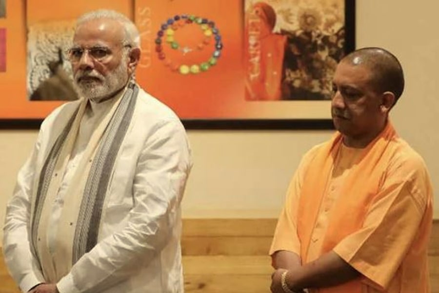 modi-yogi.jpg