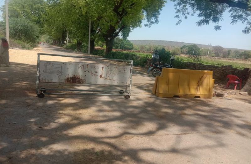 असुरक्षित माहौल में काम कर रहे योद्धा