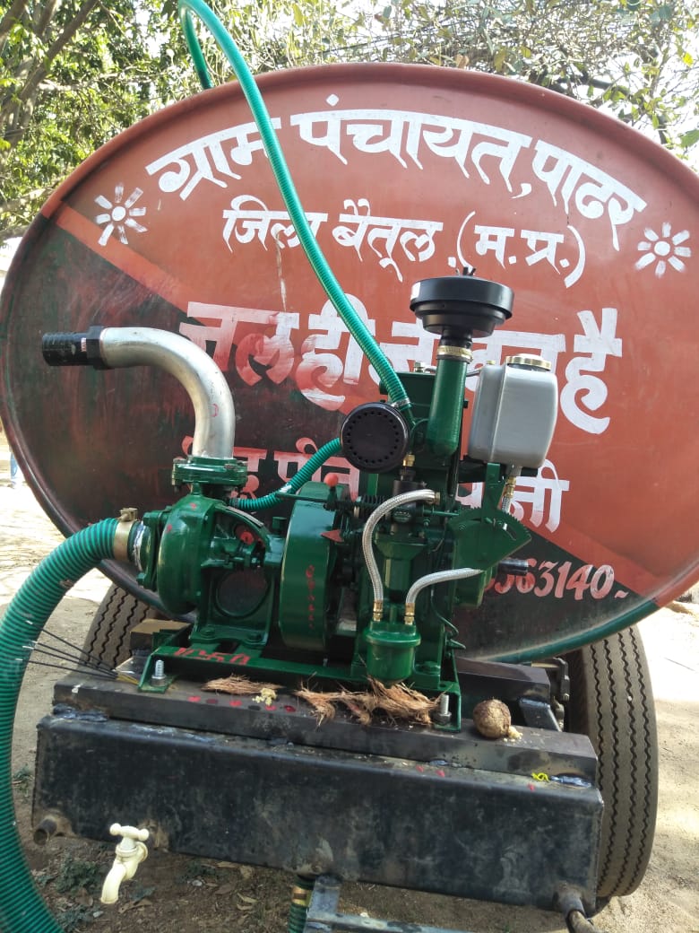 टैंकरों से बनाए मिनी फायर फाइटर