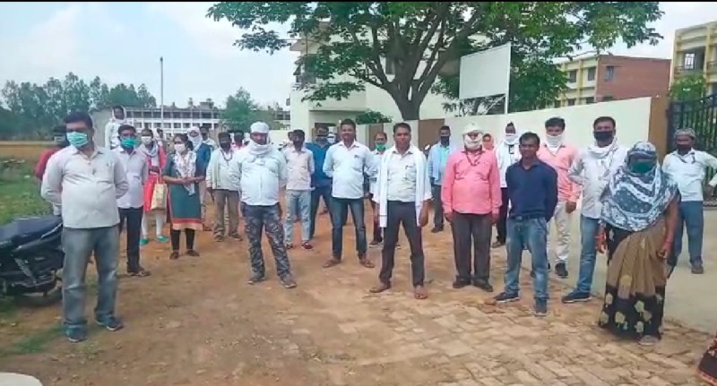 रायबरेली में क्वरिऐन्टीन सेंटर बनाने का ग्रामीणों ने किया विरोध,पुलिस के पहुंचने पर गांव वालों ने किया पथराव