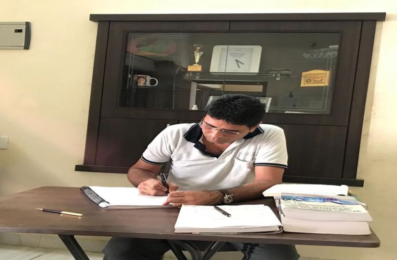 व्याख्याता गहलोत की पहल: लॉक डाउन में विद्यार्थियों के लिए तैयार कर रहे नोट्स, जानिए कैसे...