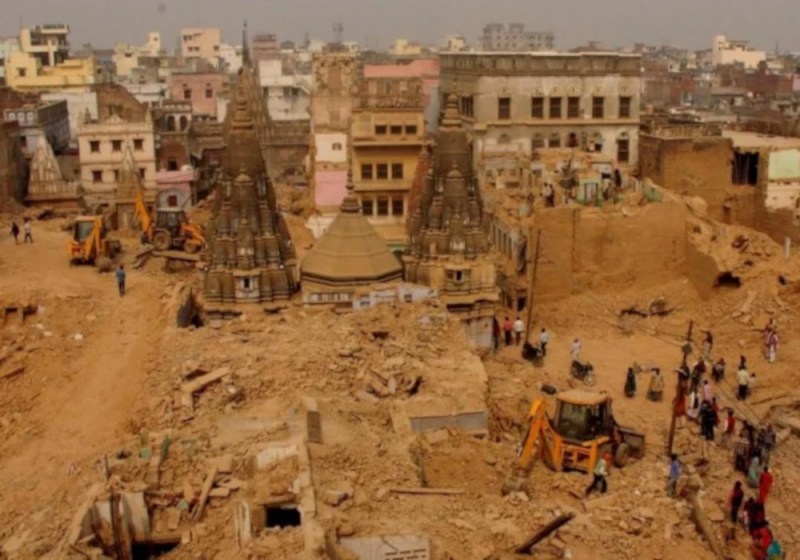 श्री काशी विश्वनाथ कॉरिडोर में निर्माण कार्य शुरू, सुबह-शाम सैनिटाइजेशन, मजदूर कर रहे सोशल डिस्टेंसिंग का पालन