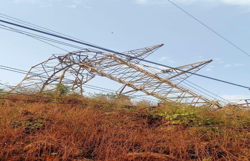Four pillars of the Hightension line damaged by storm