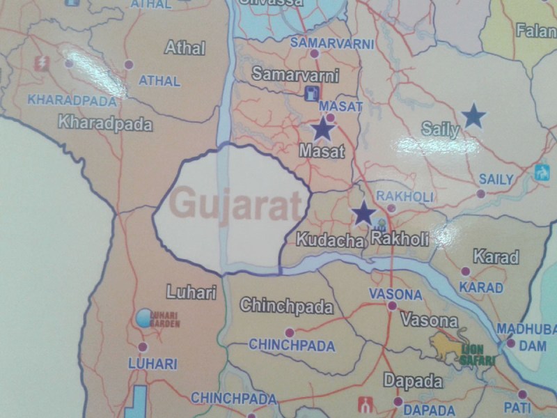 दानह में फैक्ट्रियां , गुजरात में फंसे मजदूर