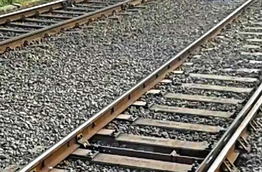 सिग्नल व ट्रैक मेंटेनेंस का निरीक्षण करने बिलासपुर से कोरबा पहुंच रेलवे अधिकारी, सुरक्षा व्यवस्था पर दिया जोर