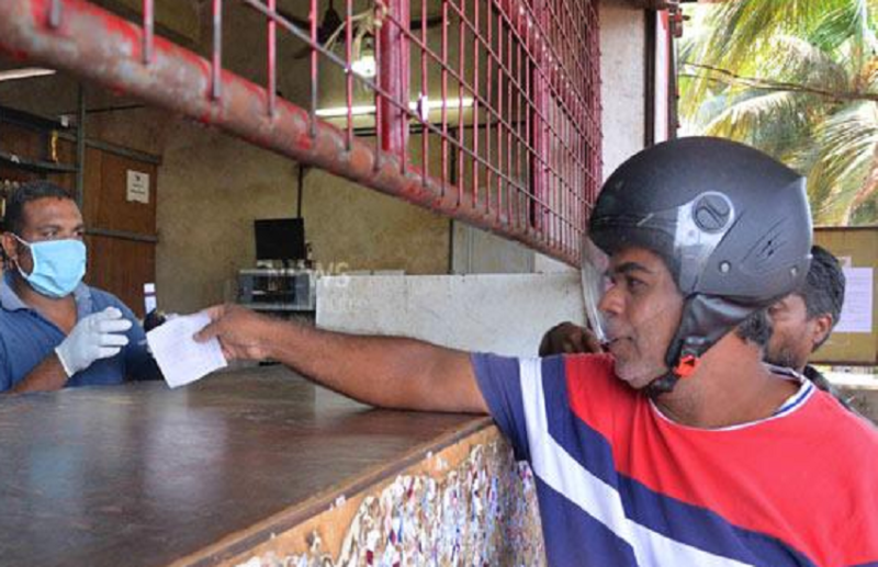 Lockdown 3.0: सरकार ने शराब-तंबाकू को दी छूट, इन नियमों के साथ दुकानों पर होगी बिक्री