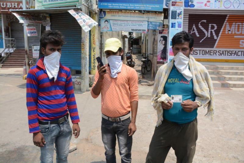 दूसरी जगह शुरू हुई ट्रेन, आंध्र से घर जाने के लिए भटकने लगे प्रवासी मजदूर, कोई सुनने वाला नहीं