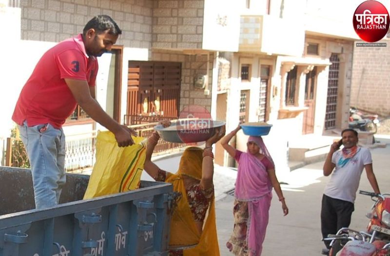 जो बोलते नहीं, उनकी पीड़ा समझी, एकत्रित किया धान