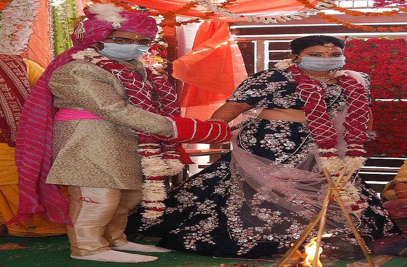 लॉकडाउन में अनोखी शादी : घोड़ी ना बैण्डबाजा, अंकिता को ब्याह लाए अमन दूल्हेराजा