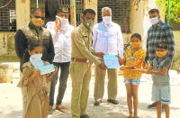 Good thinking of two little girls ... donated more than 50 thousand r