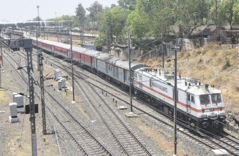 लॉकडाउन - 3.0 : आसान नहीं है मजदूरों के लिए श्रमिक ट्रेन में यात्रा