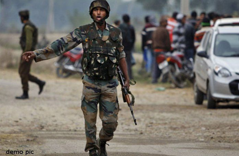 कश्मीर: ग्रेनेड हमले में 2 जवानों समेत 6 घायल, DGP बोले-''आतंक विरोधी अभियान में लाएंगे तेजी''