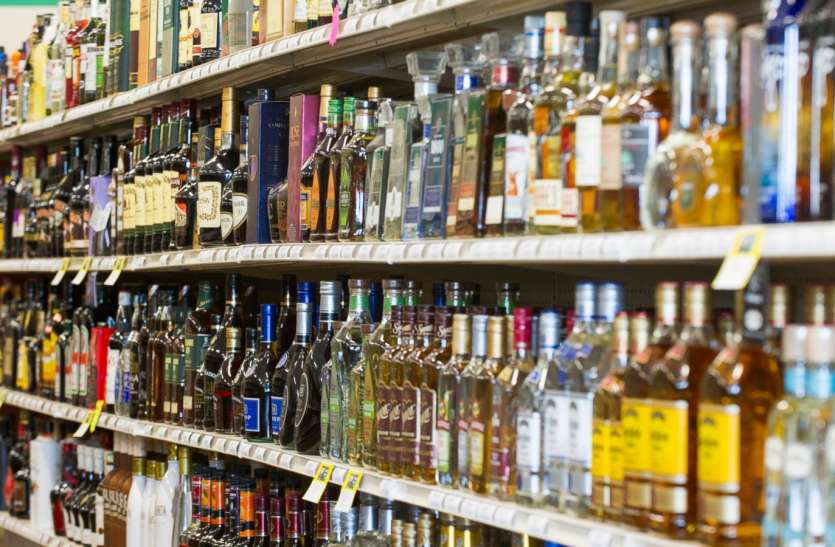 शराब की दुकानों को  खुलने की अनुमति देने को लेकर विपक्षी दलों ने की राज्य सरकार की निंदा